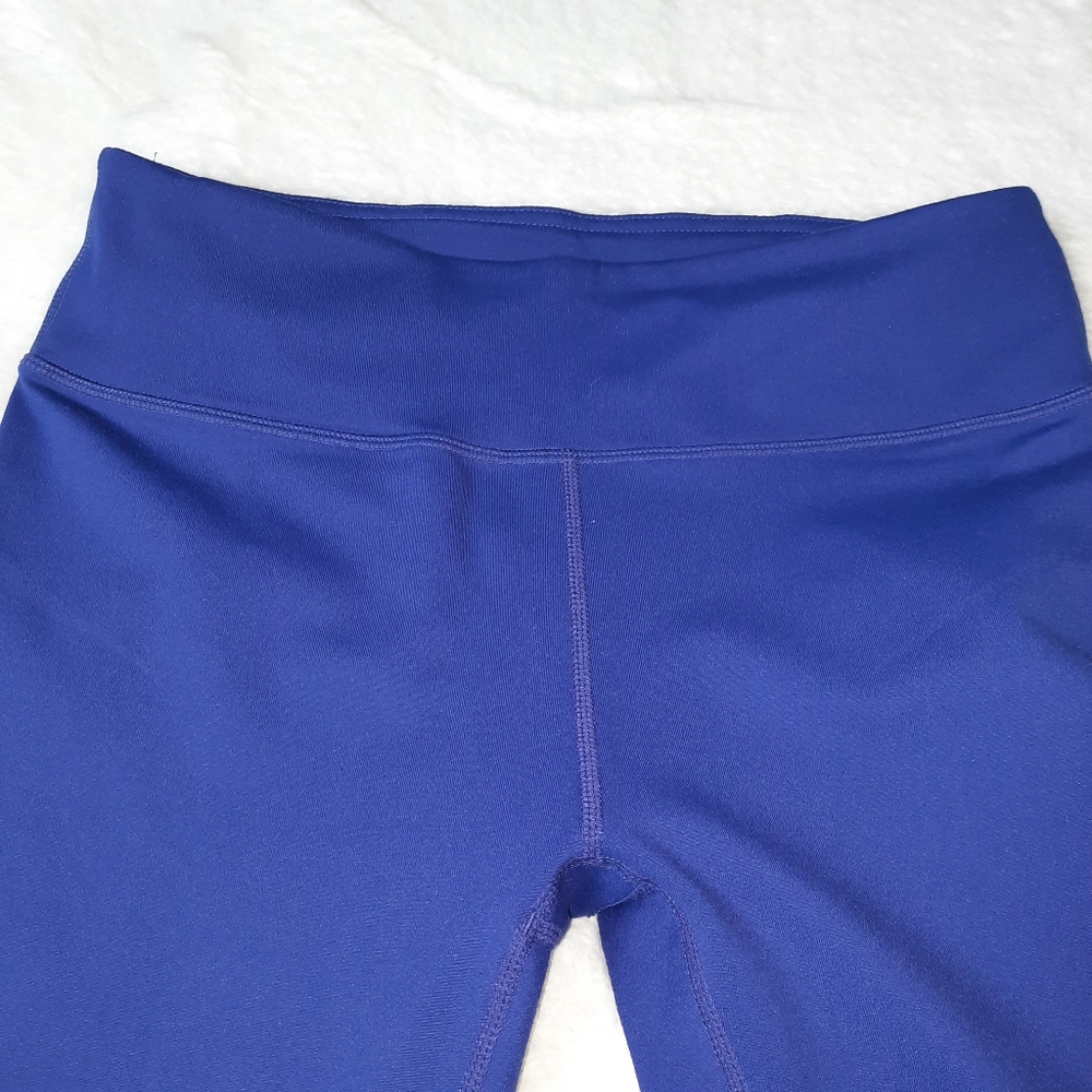 Fabletics Salar Compression Capri Legging Sz Small - image 3